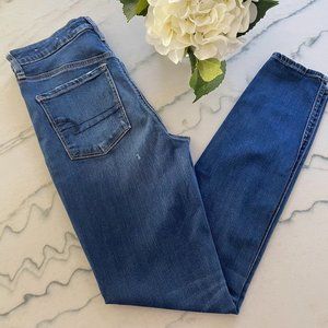 American Eagle | Medium Wash Super Stretch Super High Waisted Jegging | 8 Long